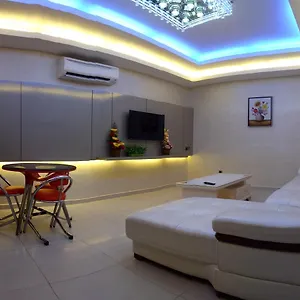 https://golden-leaves.hotelsinmalacca.net